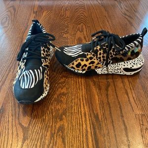 Steve Madden tennis shoes, size 7.5
